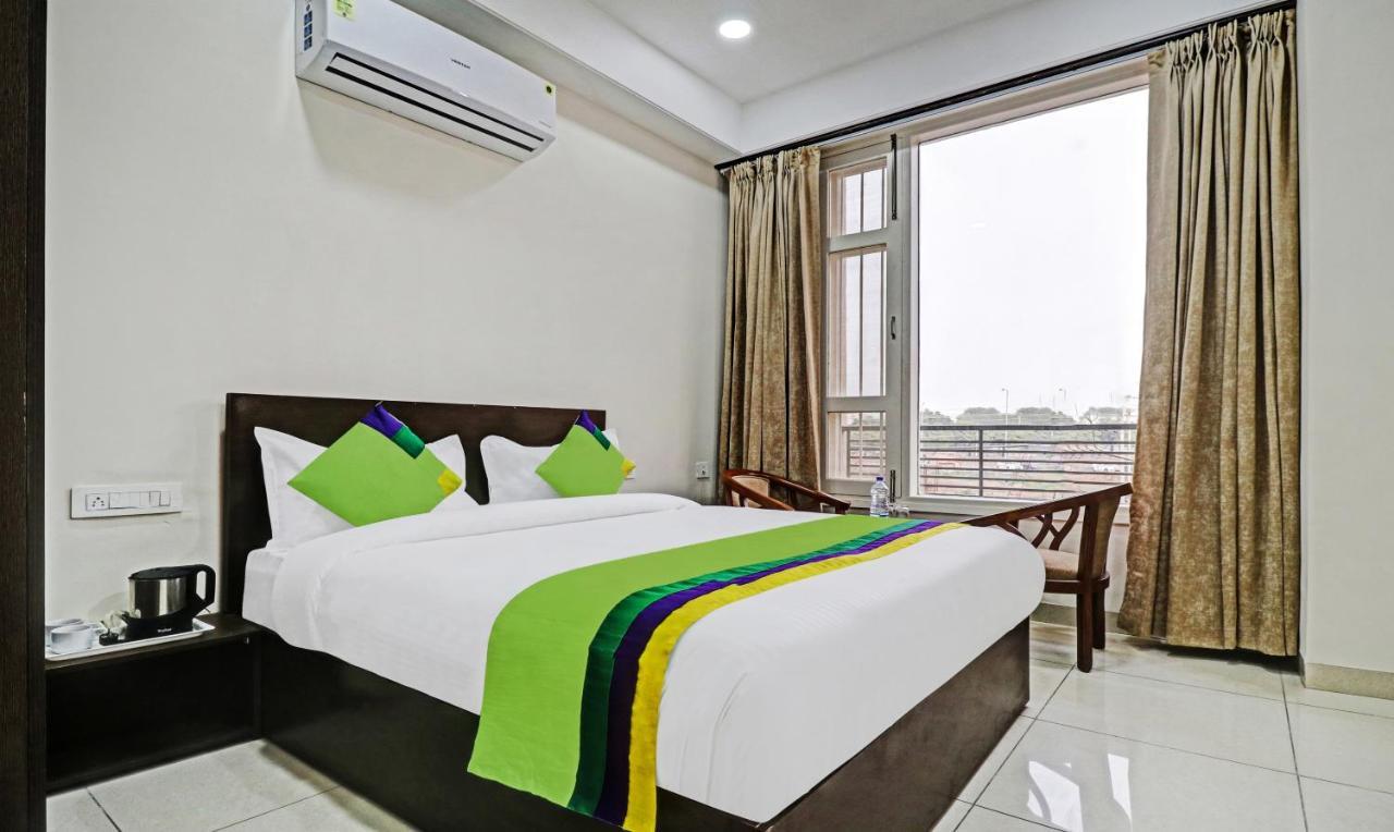 Treebo Kamron Regency Sector 80 Hotel Mohali Ngoại thất bức ảnh